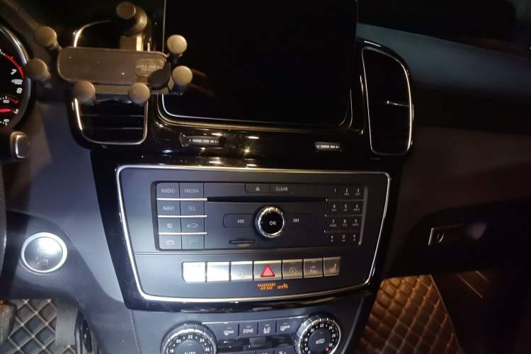 Used Mercedes-Benz GLE Coupe 2015 GLE 320 4MATIC Coupe SUV Audio And AC Panel
