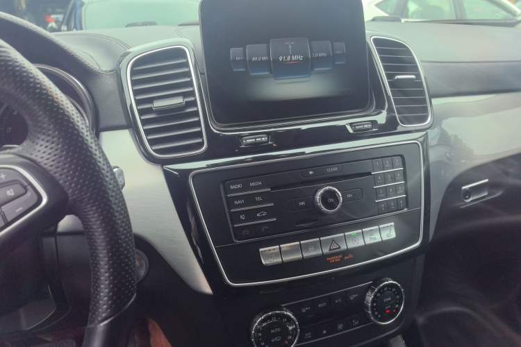 Used Mercedes-Benz GLE Coupe 2015 GLE 400 4MATIC Coupe SUV Audio And AC Panel