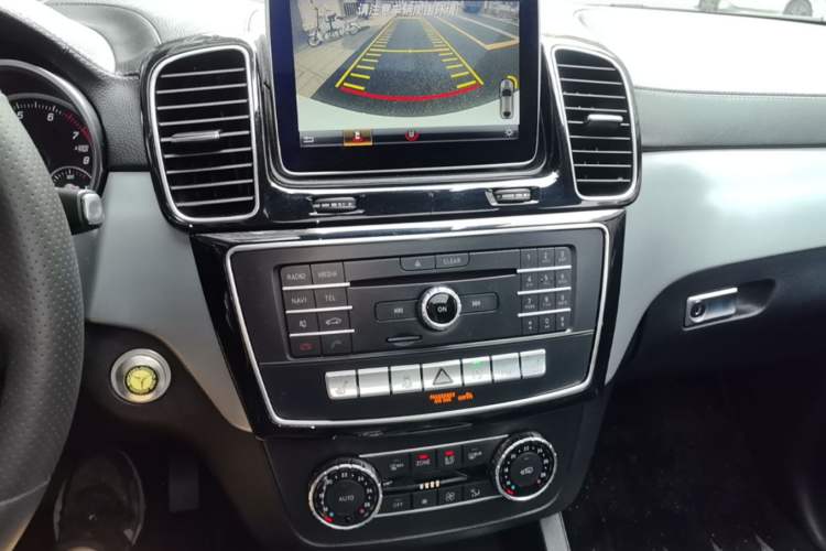 Used Mercedes-Benz GLE Coupe 2015 GLE 320 4MATIC Coupe SUV Audio And AC Panel