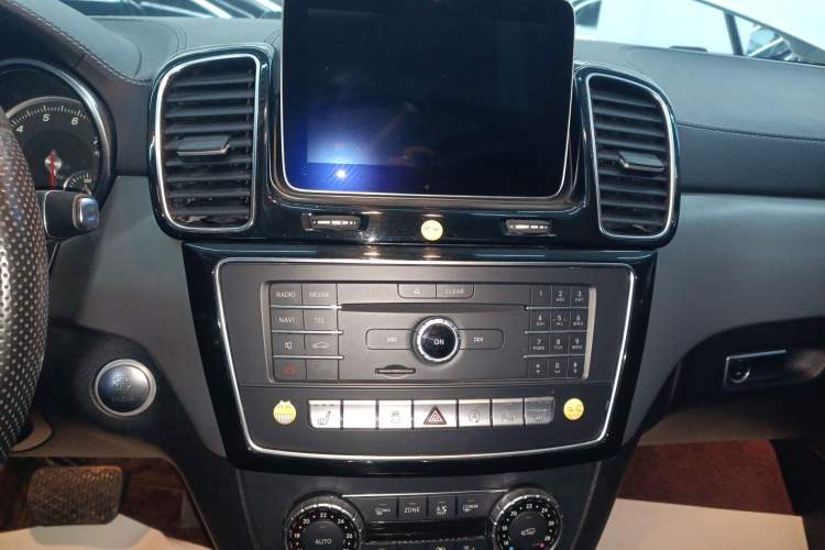 Used Mercedes-Benz GLE Coupe 2015 GLE 320 4MATIC Coupe SUV Audio And AC Panel