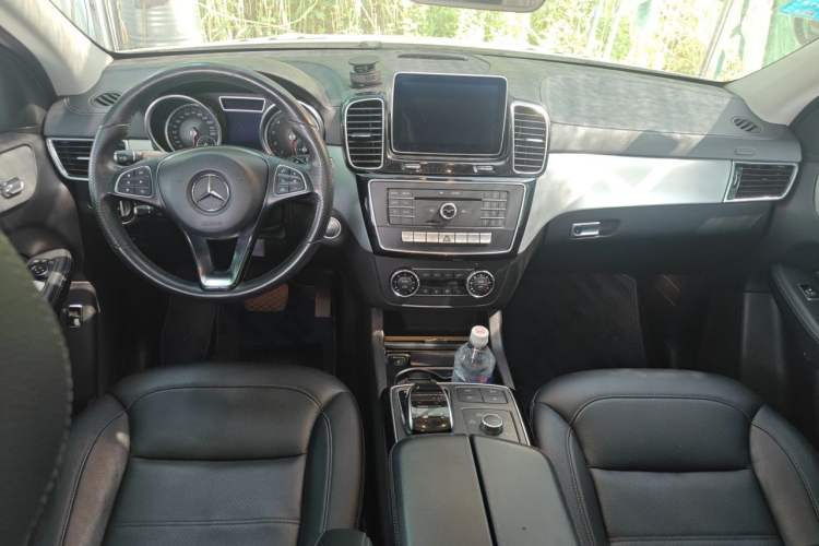 Used Mercedes-Benz GLE Coupe 2015 GLE 400 4MATIC Coupe SUV Center Console