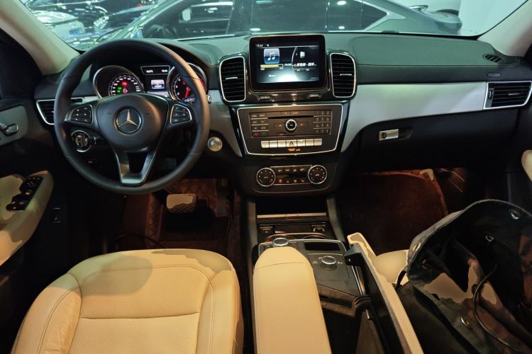 Used Mercedes-Benz GLE Coupe 2015 GLE 320 4MATIC Coupe SUV Center Console