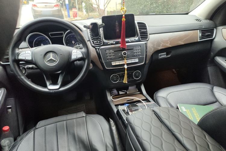 Used Mercedes-Benz GLE Coupe 2015 GLE 400 4MATIC Coupe SUV Center Console