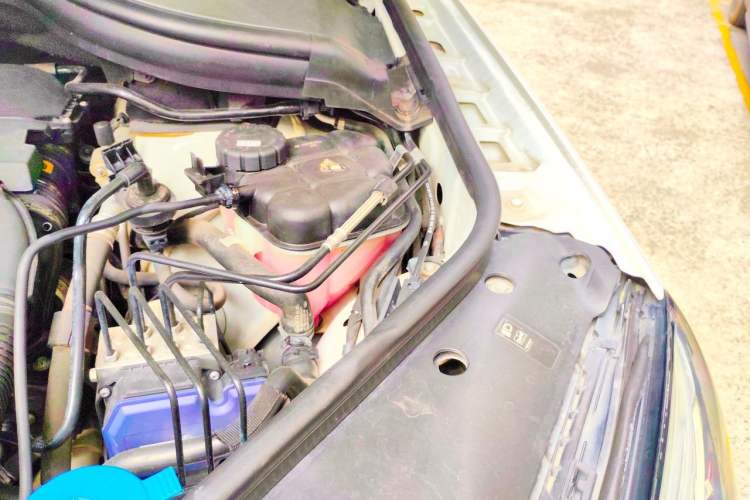 Used Mercedes-Benz GLE Coupe 2015 GLE 320 4MATIC Coupe SUV Engine Bay Left