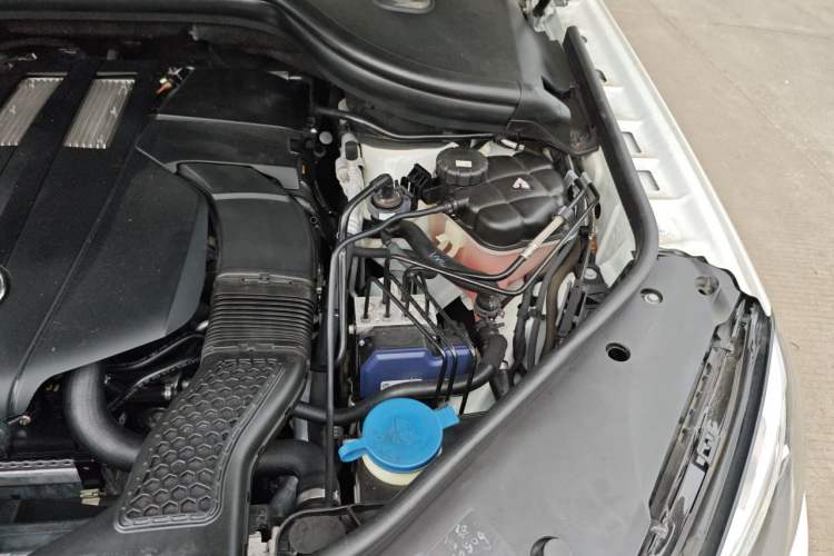 Used Mercedes-Benz GLE Coupe 2015 GLE 320 4MATIC Coupe SUV Engine Bay Left