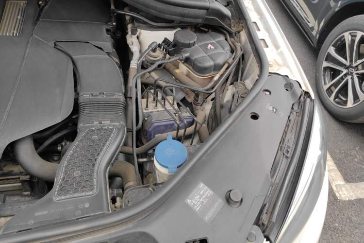 Used Mercedes-Benz GLE Coupe 2015 GLE 320 4MATIC Coupe SUV Engine Bay Left