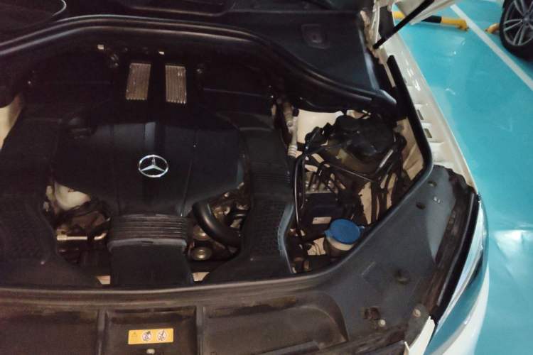 Used Mercedes-Benz GLE Coupe 2015 GLE 320 4MATIC Coupe SUV Engine Bay Left