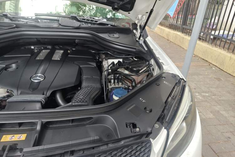 Used Mercedes-Benz GLE Coupe 2015 GLE 320 4MATIC Coupe SUV Engine Bay Left