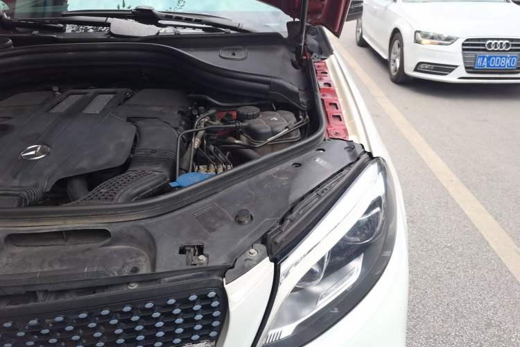 Used Mercedes-Benz GLE Coupe 2015 GLE 320 4MATIC Coupe SUV Engine Bay Left