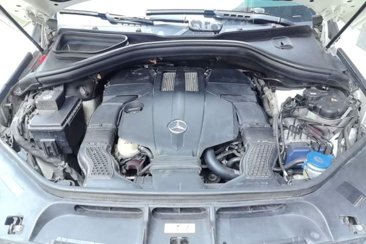 Used Mercedes-Benz GLE Coupe 2015 GLE 320 4MATIC Coupe SUV Engine Bay