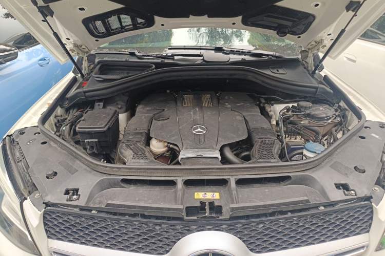 Used Mercedes-Benz GLE Coupe 2015 GLE 320 4MATIC Coupe SUV Engine Bay