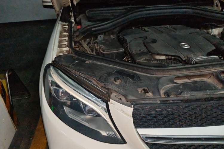 Used Mercedes-Benz GLE Coupe 2015 GLE 320 4MATIC Coupe SUV Engine Bay Right