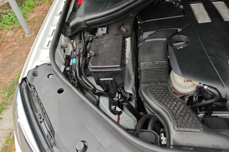 Used Mercedes-Benz GLE Coupe 2015 GLE 320 4MATIC Coupe SUV Engine Bay Right