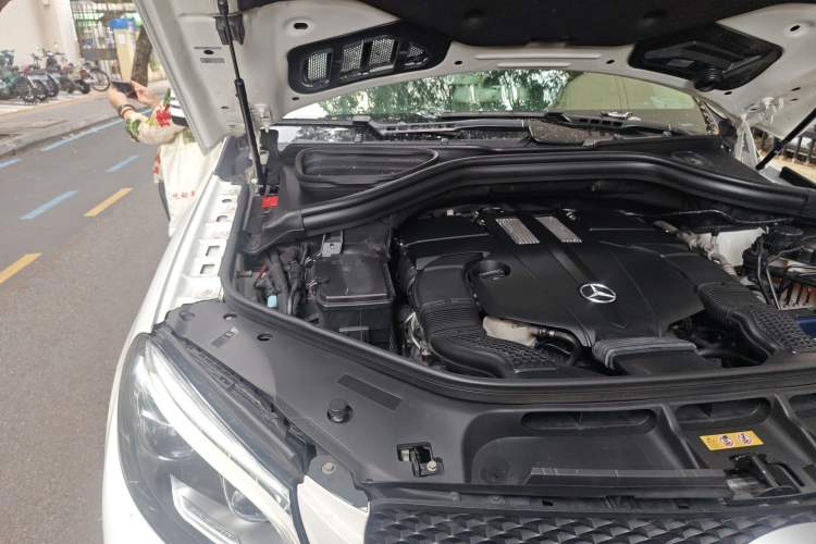 Used Mercedes-Benz GLE Coupe 2015 GLE 320 4MATIC Coupe SUV Engine Bay Right