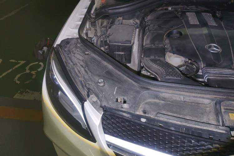Used Mercedes-Benz GLE Coupe 2015 GLE 320 4MATIC Coupe SUV Engine Bay Right