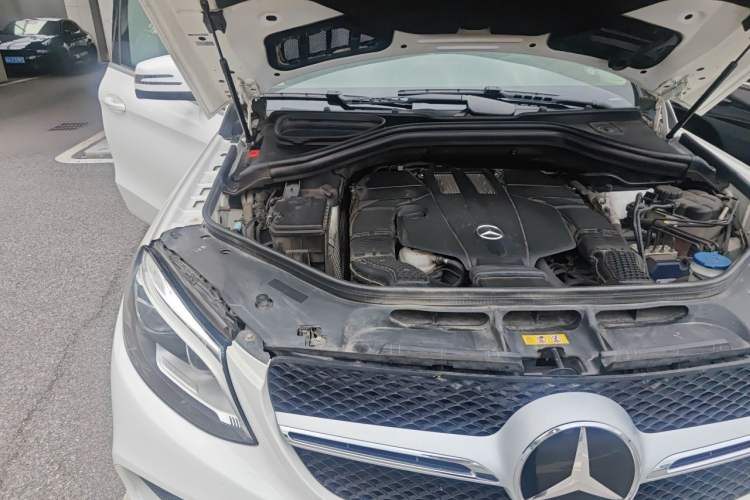 Used Mercedes-Benz GLE Coupe 2015 GLE 320 4MATIC Coupe SUV Engine Bay Right
