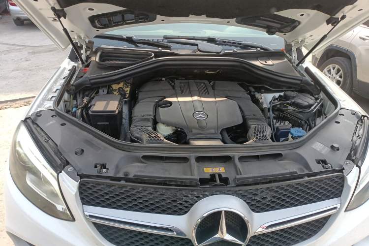 Used Mercedes-Benz GLE Coupe 2015 GLE 400 4MATIC Coupe SUV Engine Bay
