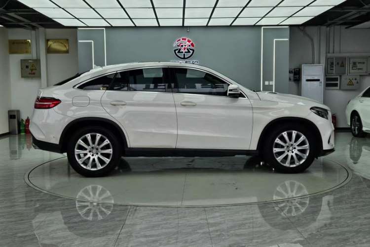 Used Mercedes-Benz GLE Coupe 2015 GLE 320 4MATIC Coupe SUV Exterior 3