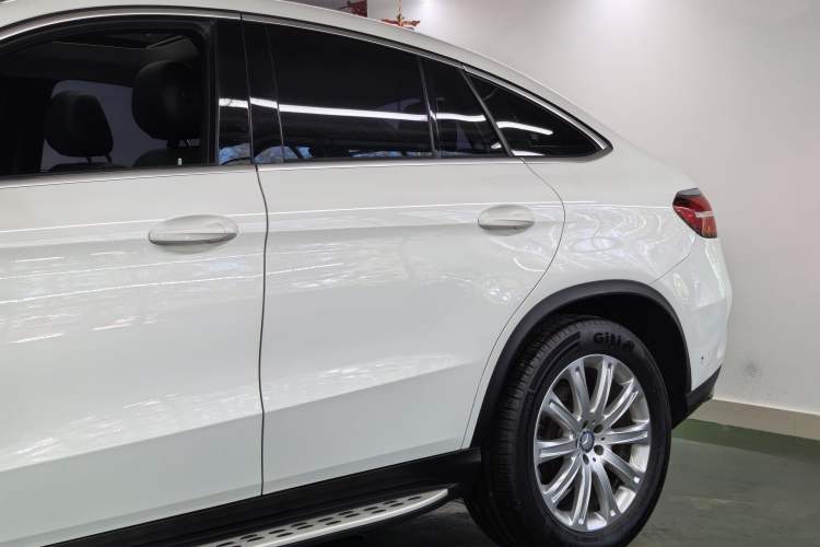 Used Mercedes-Benz GLE Coupe 2015 GLE 320 4MATIC Coupe SUV Exterior 4