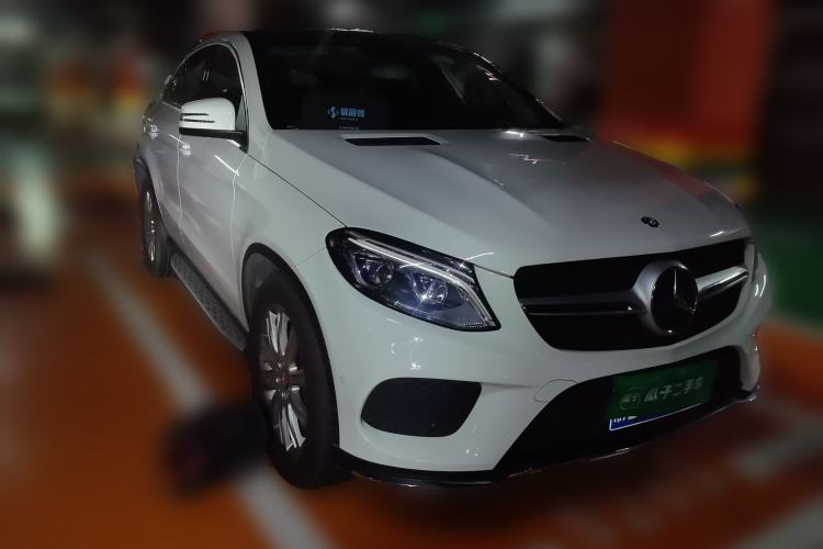 Used Mercedes-Benz GLE Coupe 2015 GLE 320 4MATIC Coupe SUV Front Right 45 Deg