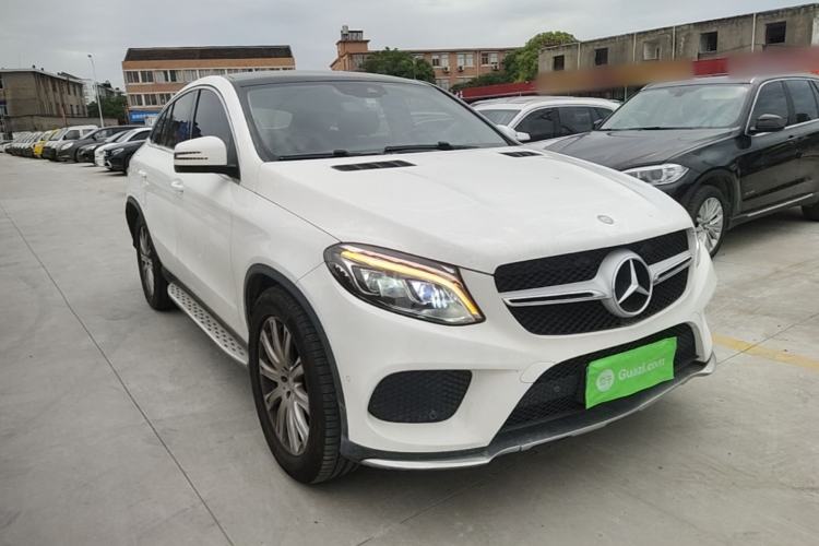 Used Mercedes-Benz GLE Coupe 2015 GLE 320 4MATIC Coupe SUV Front Right 45 Deg