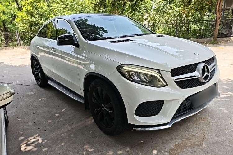 Used Mercedes-Benz GLE Coupe 2015 GLE 400 4MATIC Coupe SUV Front Right 45 Deg