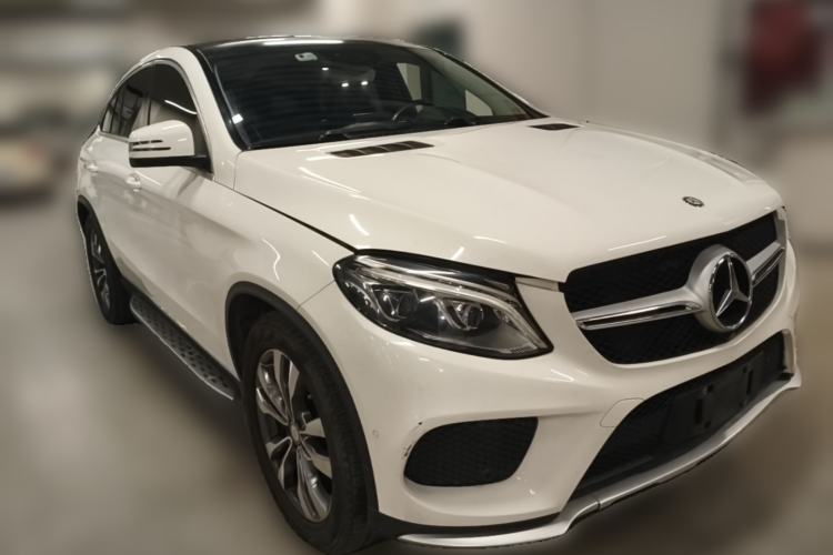 Used Mercedes-Benz GLE Coupe 2015 GLE 400 4MATIC Coupe SUV Front Right 45 Deg