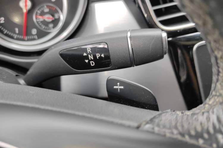Used Mercedes-Benz GLE Coupe 2015 GLE 320 4MATIC Coupe SUV Gear Lever