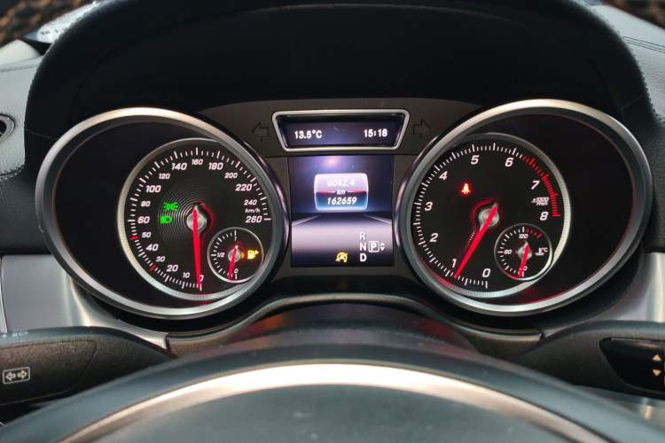 Used Mercedes-Benz GLE Coupe 2015 GLE 320 4MATIC Coupe SUV Instrument Cluster