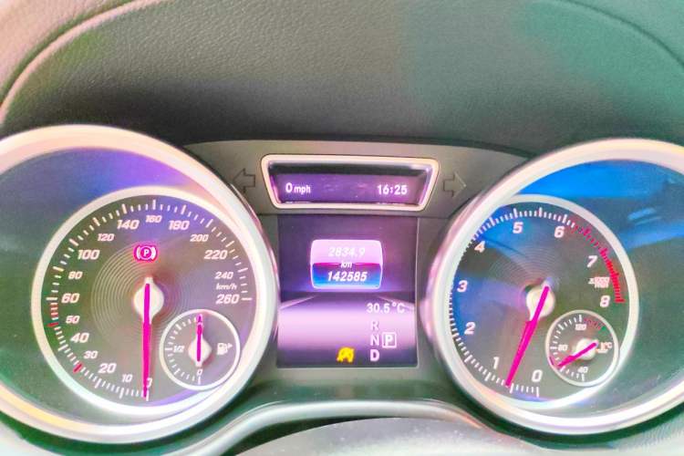 Used Mercedes-Benz GLE Coupe 2015 GLE 320 4MATIC Coupe SUV Instrument Cluster