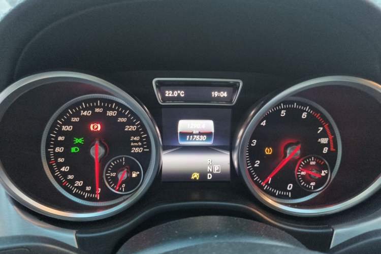 Used Mercedes-Benz GLE Coupe 2015 GLE 320 4MATIC Coupe SUV Instrument Cluster