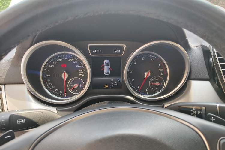 Used Mercedes-Benz GLE Coupe 2015 GLE 320 4MATIC Coupe SUV Instrument Cluster