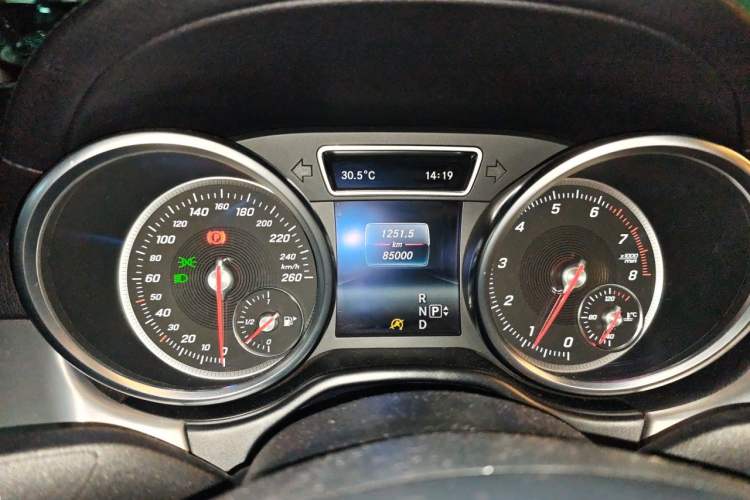 Used Mercedes-Benz GLE Coupe 2015 GLE 320 4MATIC Coupe SUV Instrument Cluster