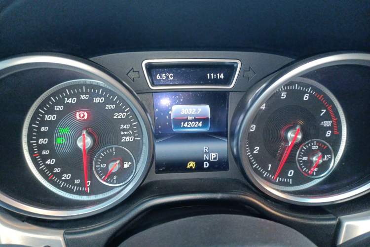 Used Mercedes-Benz GLE Coupe 2015 GLE 320 4MATIC Coupe SUV Instrument Cluster
