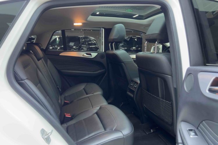 Used Mercedes-Benz GLE Coupe 2015 GLE 320 4MATIC Coupe SUV Interior 11