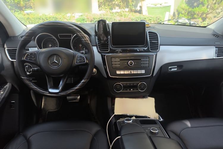Used Mercedes-Benz GLE Coupe 2015 GLE 320 4MATIC Coupe SUV Interior 2