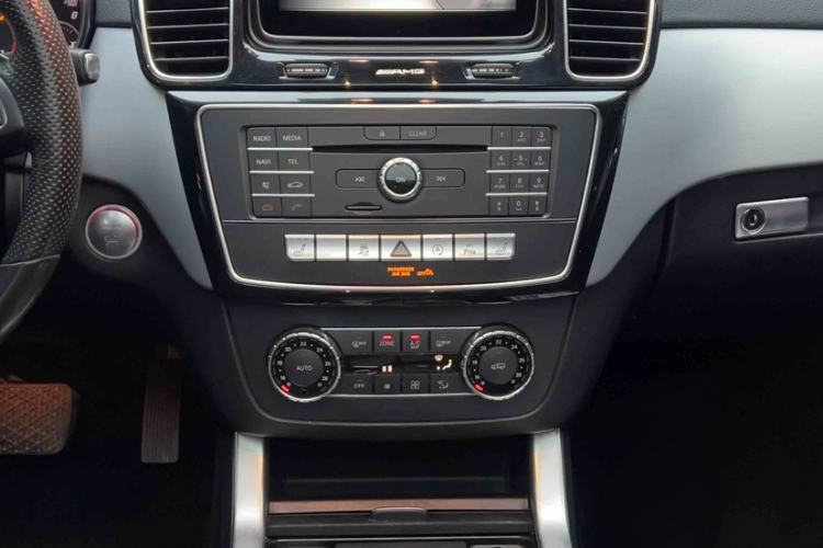 Used Mercedes-Benz GLE Coupe 2015 GLE 320 4MATIC Coupe SUV Interior 2