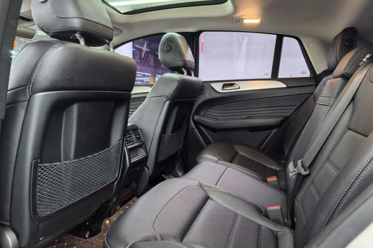 Used Mercedes-Benz GLE Coupe 2015 GLE 320 4MATIC Coupe SUV Interior 3