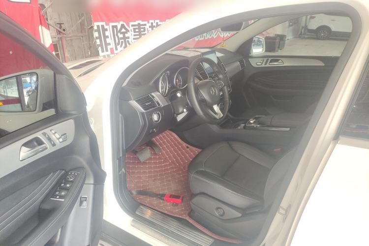 Used Mercedes-Benz GLE Coupe 2015 GLE 320 4MATIC Coupe SUV Interior 3