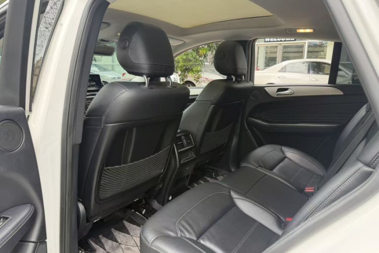 Used Mercedes-Benz GLE Coupe 2015 GLE 320 4MATIC Coupe SUV Interior 4