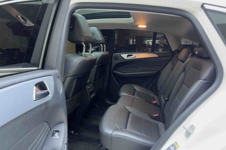 Used Mercedes-Benz GLE Coupe 2015 GLE 320 4MATIC Coupe SUV Interior 5