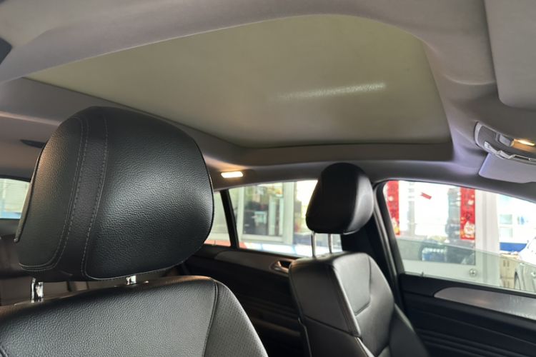 Used Mercedes-Benz GLE Coupe 2015 GLE 320 4MATIC Coupe SUV Interior 5