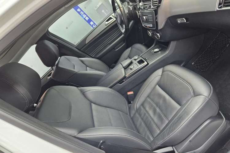Used Mercedes-Benz GLE Coupe 2015 GLE 320 4MATIC Coupe SUV Interior 6
