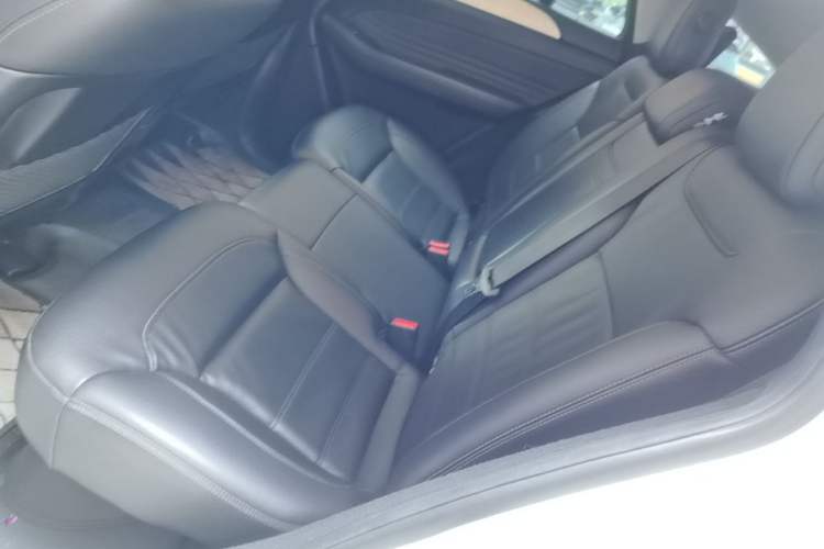 Used Mercedes-Benz GLE Coupe 2015 GLE 320 4MATIC Coupe SUV Left Rear Seat