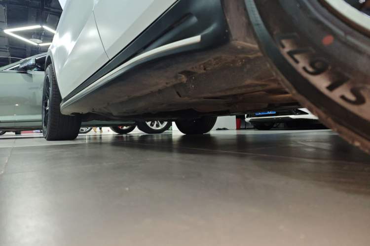 Used Mercedes-Benz GLE Coupe 2015 GLE 320 4MATIC Coupe SUV Left Side Sill