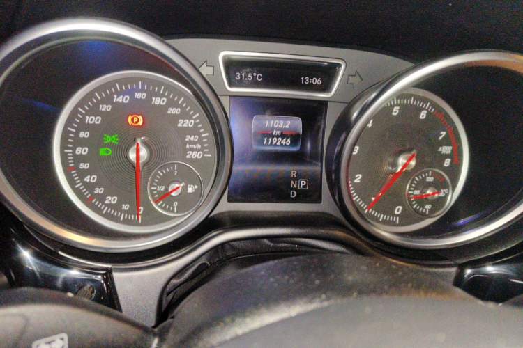 Used Mercedes-Benz GLE Coupe 2015 GLE 400 4MATIC Coupe SUV Odometer Close Up
