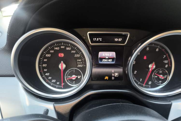 Used Mercedes-Benz GLE Coupe 2015 GLE 320 4MATIC Coupe SUV Odometer Close Up