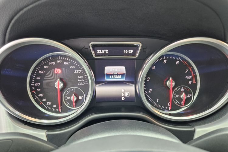 Used Mercedes-Benz GLE Coupe 2015 GLE 320 4MATIC Coupe SUV Odometer Close Up