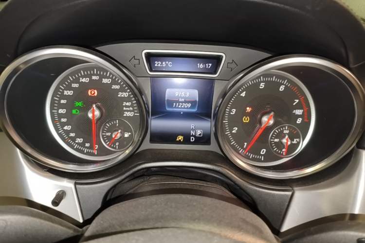 Used Mercedes-Benz GLE Coupe 2015 GLE 400 4MATIC Coupe SUV Odometer Close Up