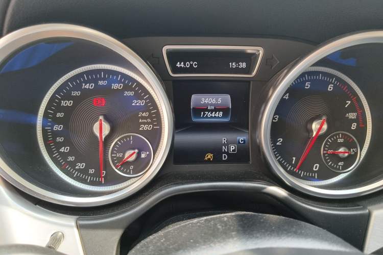 Used Mercedes-Benz GLE Coupe 2015 GLE 320 4MATIC Coupe SUV Odometer Close Up
